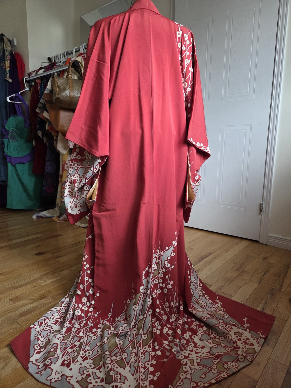 Vintage Silk Houmongi Kimono – Plum Blossom Motif - Picture 5 of 7